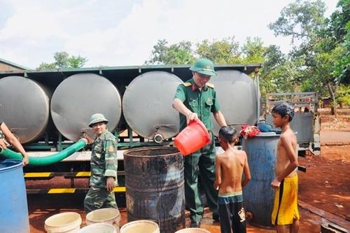 Gia Lai: Nụ cười và những giọt nước mắt của người dân trong cơn 'mưa vàng'