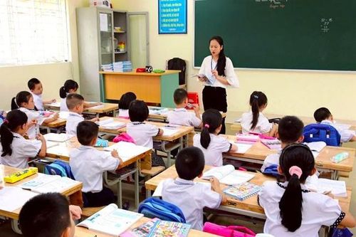 Hơn 7.000 giáo viên nghỉ việc trong 10 tháng do thu nhập thấp, áp lực