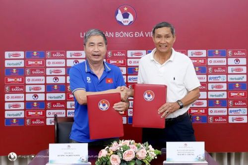 HLV Mai Đức Chung tiếp tục dẫn dắt đội tuyển bóng đá nữ Việt Nam