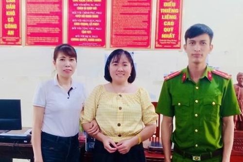 Công an xã giúp người dân nhận lại 30 triệu đồng do chuyển khoản nhầm