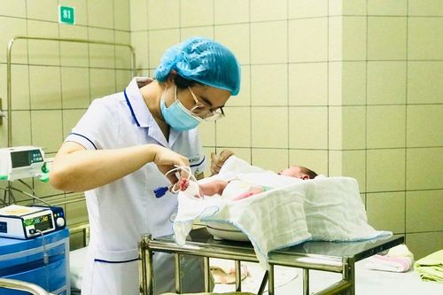 Sản phụ mắc bệnh hiểm nghèo ở tuần thai 16 được bác sỹ cứu mẹ tròn con vuông