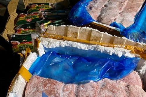 Thu giữ 400kg lạp xưởng không rõ nguồn gốc
