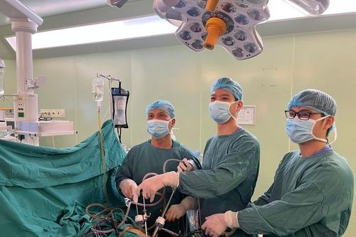 Phẫu thuật thành công cho nữ bệnh nhân Lào mắc bệnh hiểm nghèo