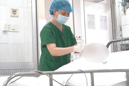 4 công nhân bị phỏng điện nặng khi sửa đường dây cáp ngầm, 1 người tiên lượng khó khăn