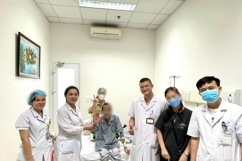 Cấp cứu thành công cụ ông mắc nhiều bệnh nền nguy kịch