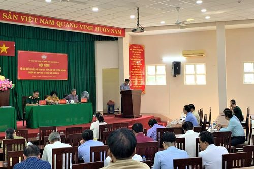 Phó Chủ tịch UBTƯ MTTQ Việt Nam Tô Thị Bích Châu tiếp xúc cử tri TPHCM