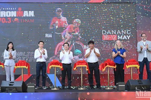 Gần 3.000 vận động viên tham gia cuộc đua IRONMAN 70.3
