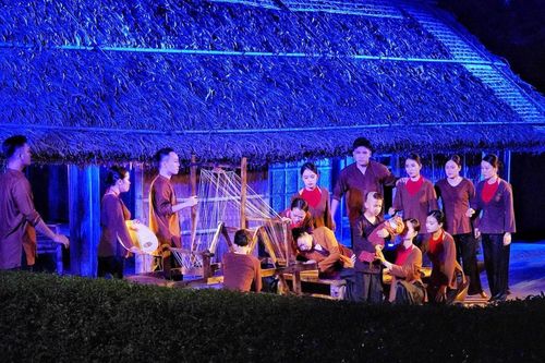 Cầu truyền hình Làng Sen nuôi chí lớn: Xúc động & ấn tượng