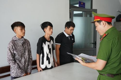 Làm rõ nhóm trộm nhí một đêm 'ẵm' 2 xe máy