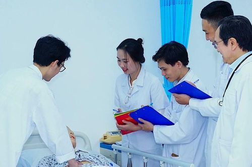 Siết chặt đào tạo ngành sức khỏe