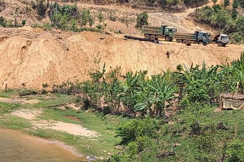 Đổ 1.000m³ đất thải trái phép, Công ty cổ phần Quang Đức Kon Tum bị phạt 90 triệu đồng