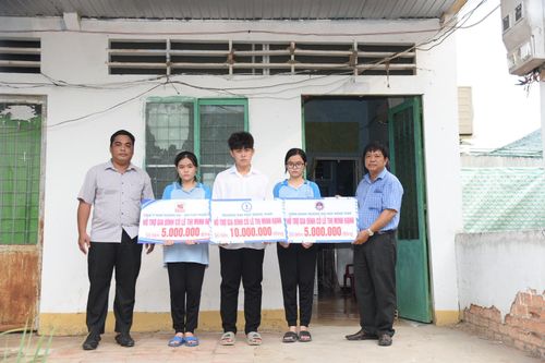 Trường ĐH Đồng Tháp hỗ trợ gia đình cô giáo tử nạn, bỏ lại 3 con nhỏ