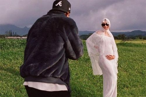 Vợ ca sĩ Justin Bieber mang thai con đầu lòng