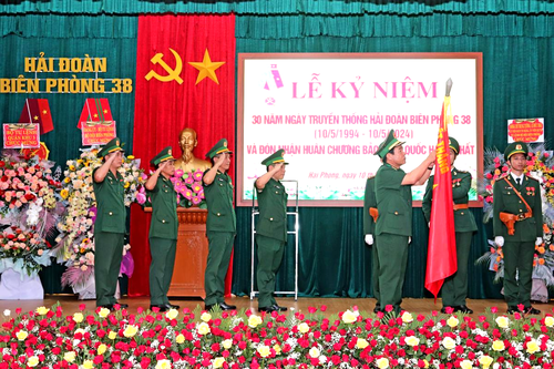 Hải đoàn Biên phòng 38 đón nhận Huân chương Bảo vệ Tổ quốc hạng Nhất
