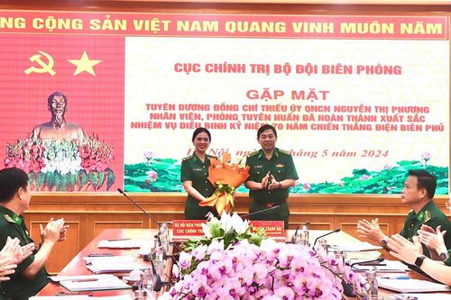 Cục Chính trị BĐBP tuyên dương nữ quân nhân tham gia diễu binh kỷ niệm 70 năm Chiến thắng Điện Biên phủ
