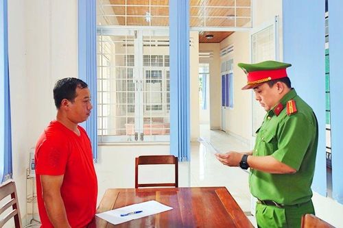 Gia Lai: Nhận tiền của người dân làm sổ đỏ rồi chiếm đoạt, cán bộ địa chính xã bị khởi tố