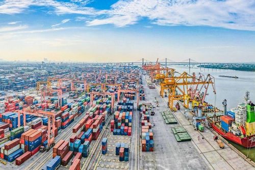 Hàng hóa qua cảng biển tăng trưởng mạnh mẽ