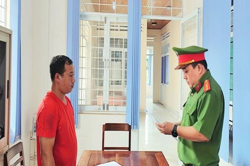Khởi tố nguyên cán bộ địa chính xã lạm dụng chức vụ, quyền hạn chiếm đoạt tài sản
