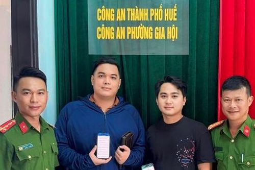Tài khoản bất ngờ 'dôi' thêm 160 triệu sau khi khách trả tiền thuốc