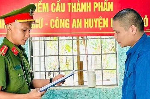 Bị tống tiền khi gửi clip nóng cho bạn gái trên mạng