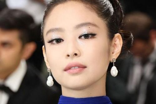 Jennie (BlackPink) gặp thị phi