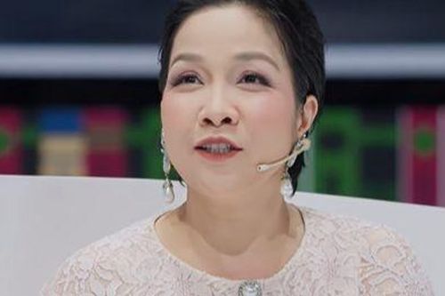 Showbiz 10/5: Mỹ Linh kể kỷ niệm xin MC Lại Văn Sâm lên hát