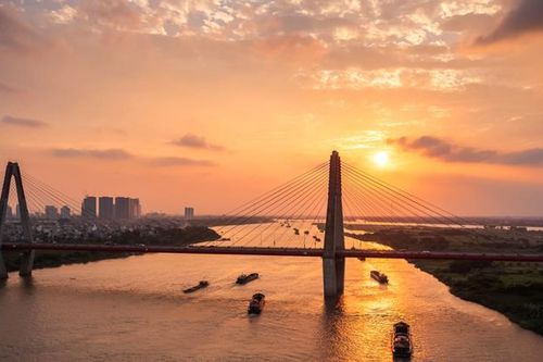 Sóng đỏ trời xanh cửa bể