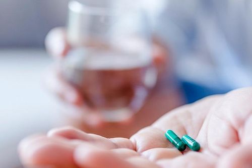 Đi cấp cứu sau khi uống sản phẩm quảng cáo 'chữa bách bệnh' mua ở hội thảo