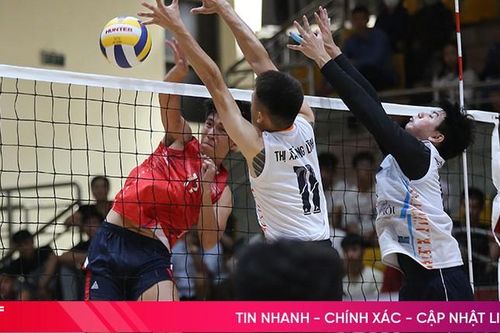 Kịch tính buổi đầu Giải Bóng chuyền nam thanh niên Hà Tĩnh