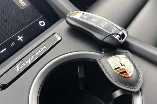Hãng ôtô Porsche triệu hồi hàng nghìn mẫu xe điện Taycan do lỗi pin
