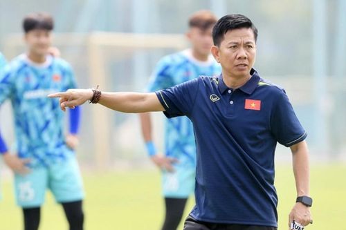 Huấn luyện viên Hoàng Anh Tuấn thôi huấn luyện các đội tuyển trẻ Quốc gia