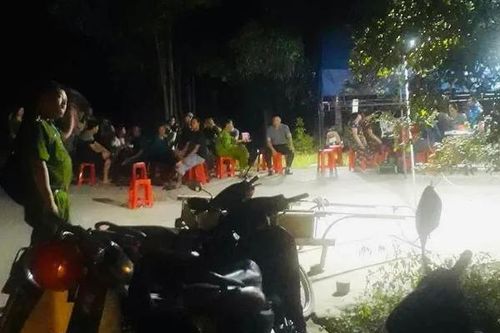 Bắt người chồng đâm tử vong hàng xóm vì xích mích với vợ