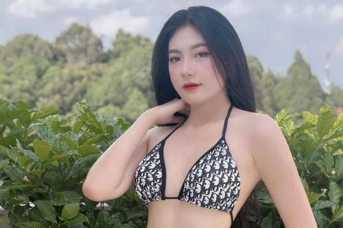 Vẻ gợi cảm khó cưỡng của hot girl Đắk Lắk