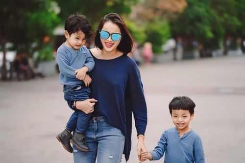 Á hậu Việt từng bán bánh tráng trộn, cá khô, giờ chi 300 triệu/tháng để nuôi con