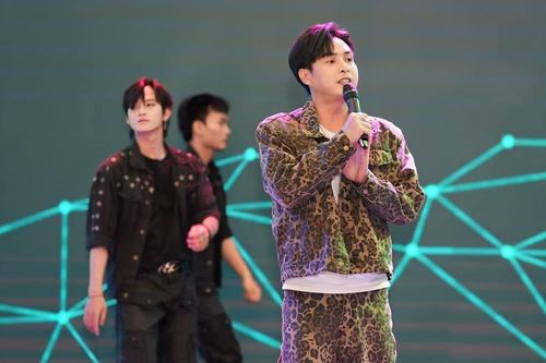 Đi diễn nhưng bị trêu chọc bằng biệt danh 'khó đỡ', Hồ Quang Hiếu sẽ 'rớt nước mắt' khi đọc được