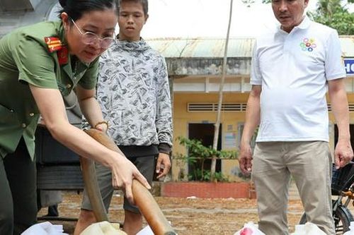 Mang nước ngọt 'cứu khát' cho bà con vùng hạn mặn