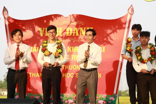 Vượt lên nghịch cảnh