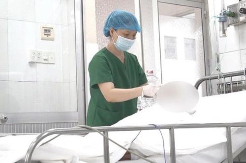 Chập điện cháy nổ, 4 công nhân sửa đường dây cáp ngầm bị bỏng