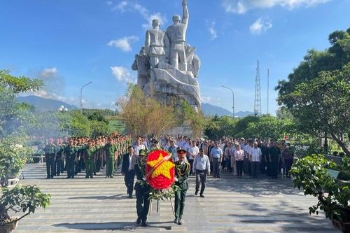 Tự hào những dấu son lịch sử