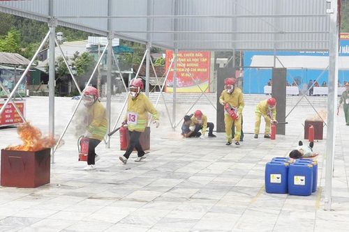 Huyện Bảo Yên và Văn Bàn tổ chức hội thi nghiệp vụ chữa cháy, cứu nạn, cứu hộ