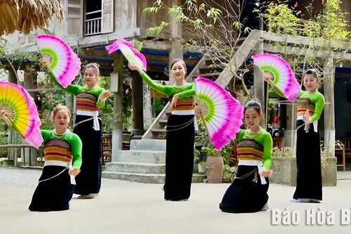 Gìn giữ điệu xòe Thái Mai Châu