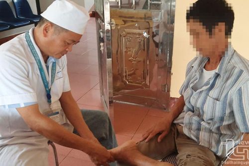Khám, tư vấn và cấp thuốc miễn phí cho bệnh nhân phong