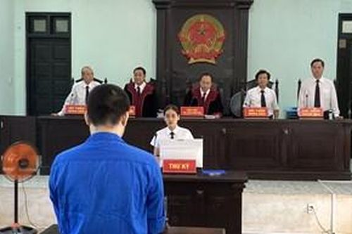 Kế toán trưởng 'thụt két' thông qua vay ngân hàng lĩnh 19 năm tù