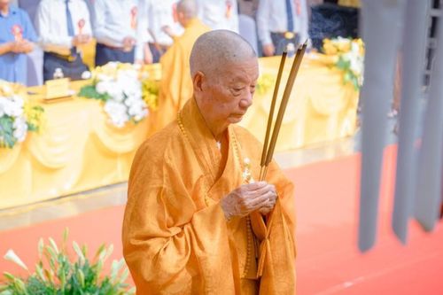Đức Pháp chủ: Tri ân anh linh liệt sĩ Điện Biên Phủ cũng là tưởng nhớ tiền nhân hy sinh vì Dân tộc
