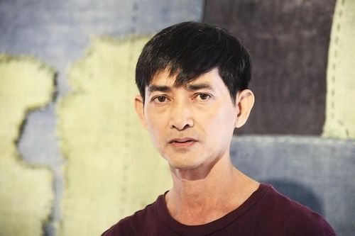 Họa sĩ Hoàng Đăng Nghiễm lấy đường kim mũi chỉ để chữa lành