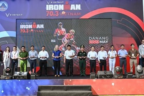 3.000 người từ 52 quốc gia tranh tài cuộc thi 3 môn phối hợp ở Đà Nẵng