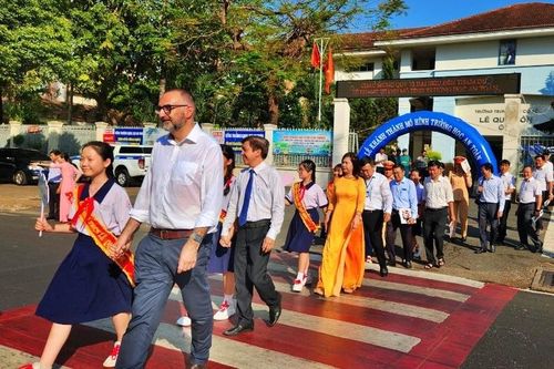 Mô hình trường học an toàn kỳ vọng giảm thiểu tai nạn giao thông trước cổng trường