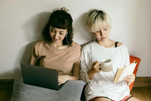 Hơn 30% học sinh trung học phổ thông đọc truyện ngôn tình đồng tính nam, nữ