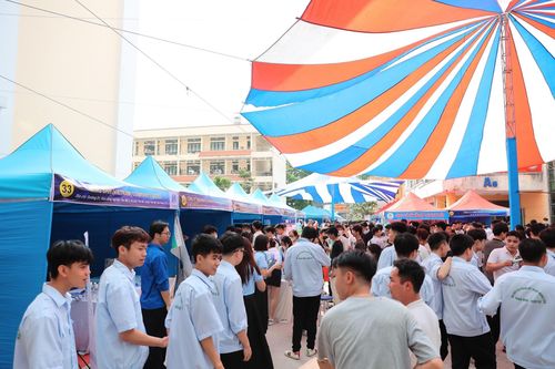 Trường Đại học Sư phạm Kỹ thuật Hưng Yên tổ chức 'Ngày hội việc làm 2024'
