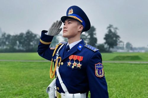 Chàng Trung úy 1m80 nổi rần rần mạng xã hội sau lễ diễu binh